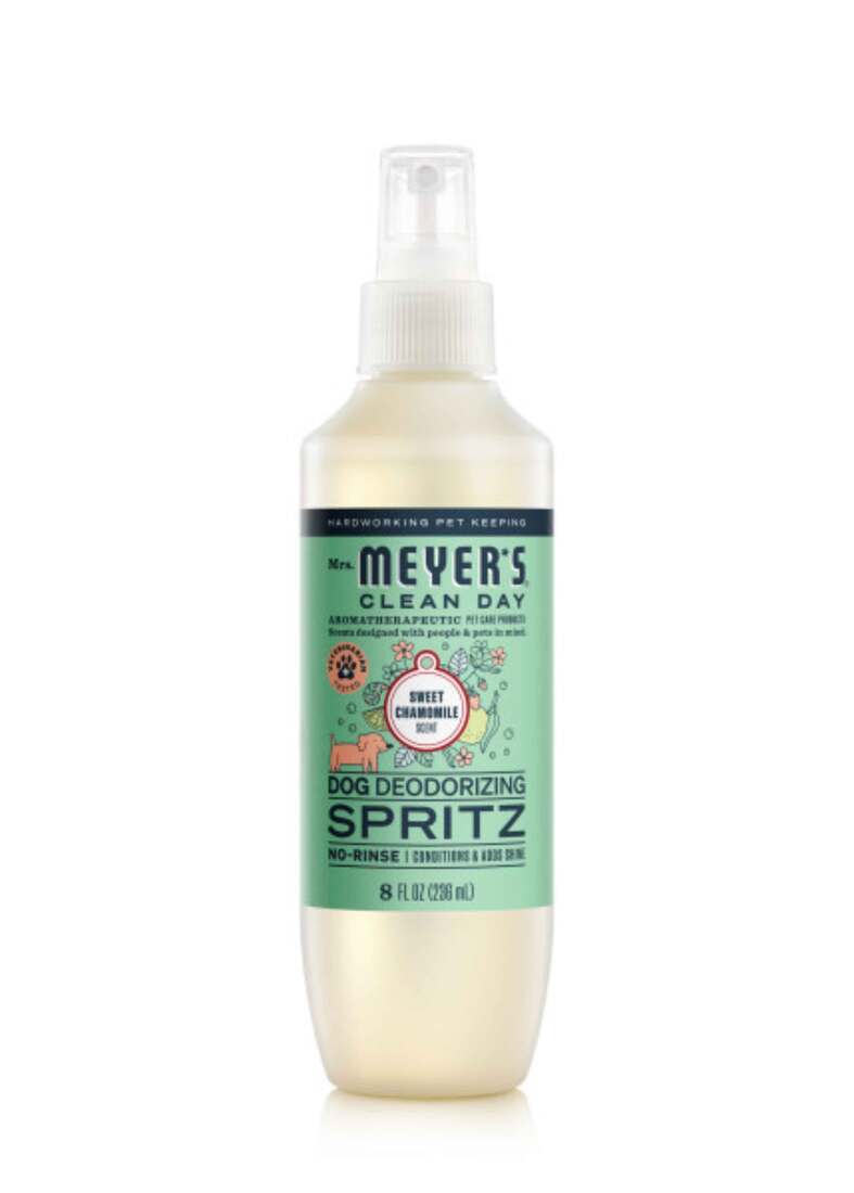 Mrs Meyers Sweet Chamomile Dog Deodorizing Spritz, 8 Ounces